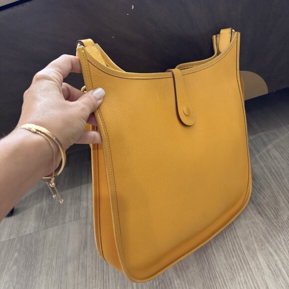 Authentic HERMES EVELYNE GM clemence Jaune Amber yellow crossbody bag - Picture 2 of 14